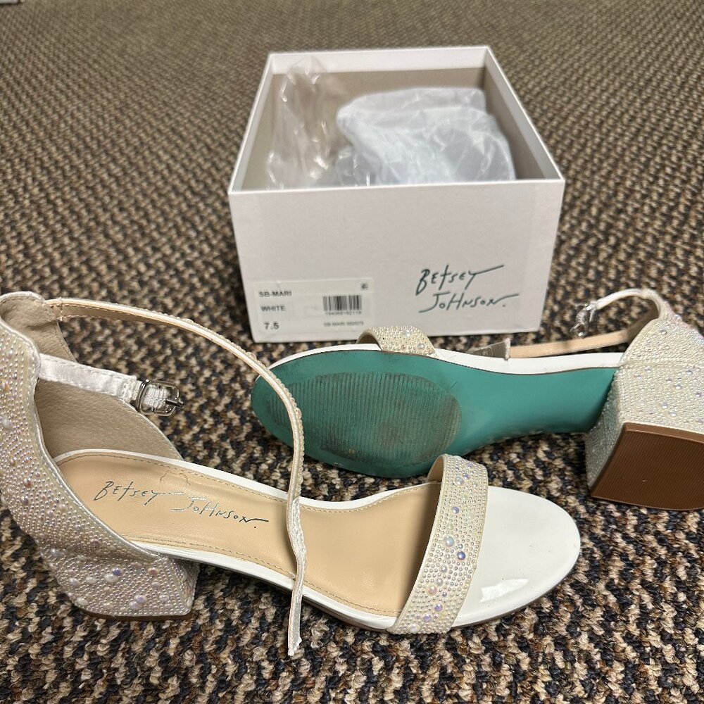 Betsey Johnson Mari Pearl Heel 7.5